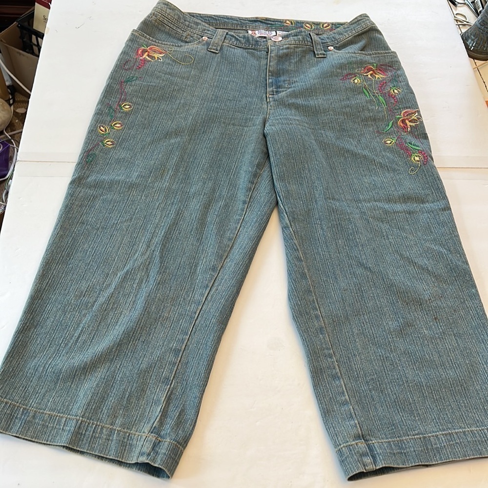 Bill Blass Jeans Wide Leg Capris Embroidered Size 8